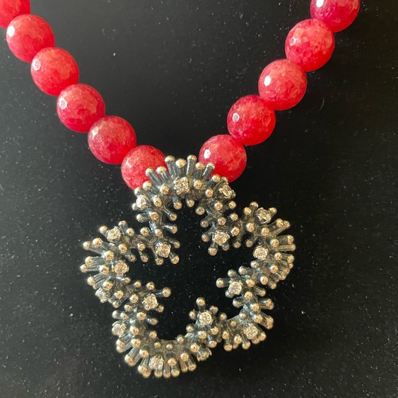 Strawberry Quartz Crystal Beads With Rhinestone Pendant. - Picture 8 of 9